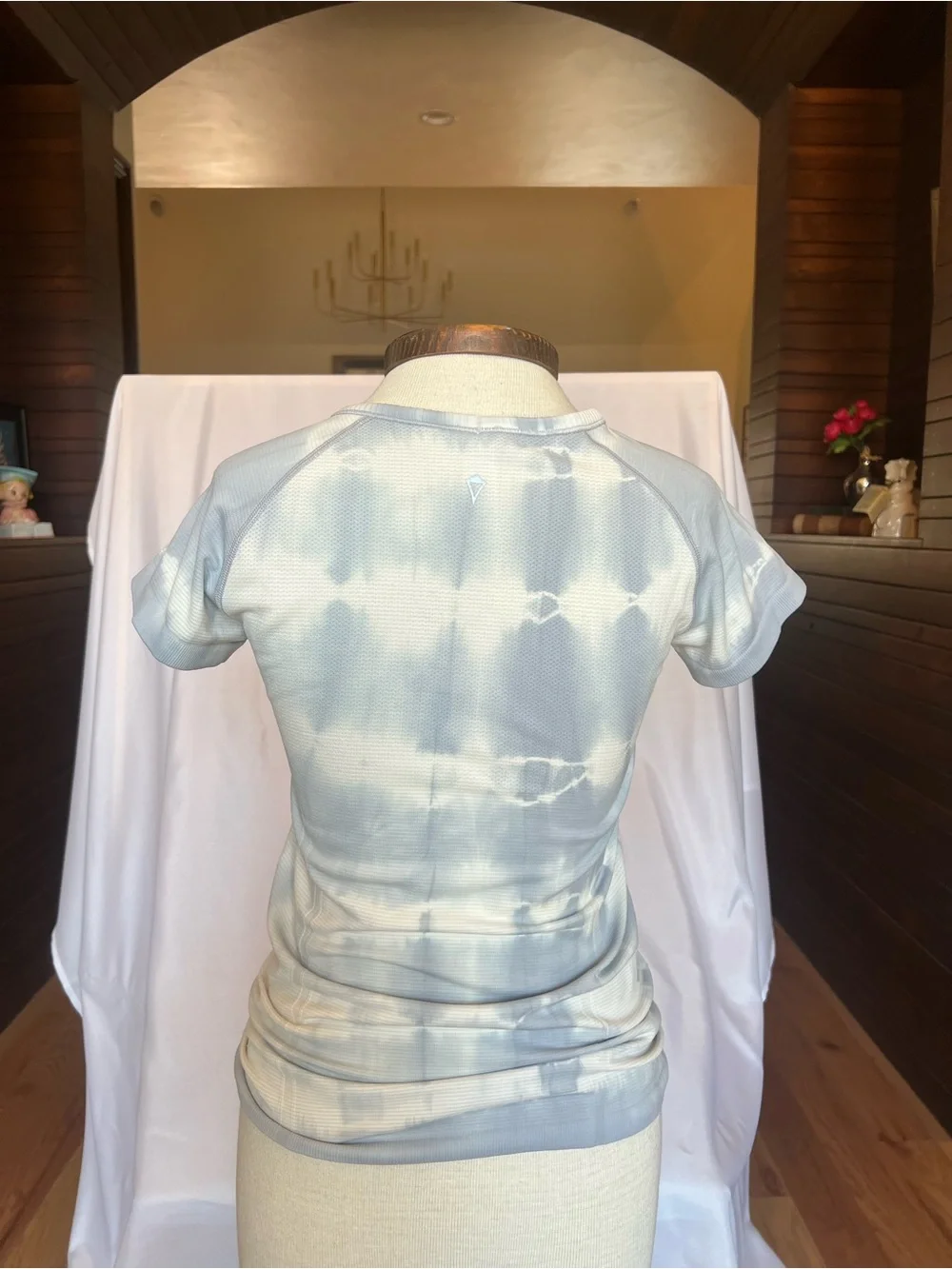 Ivivva Blue and White Tie-Dye Short Sleeve Crewneck